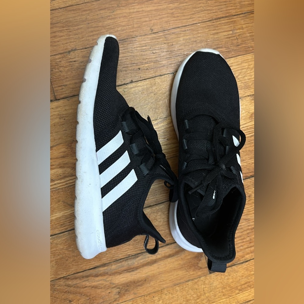 Black and white adidas in great condition, size 7